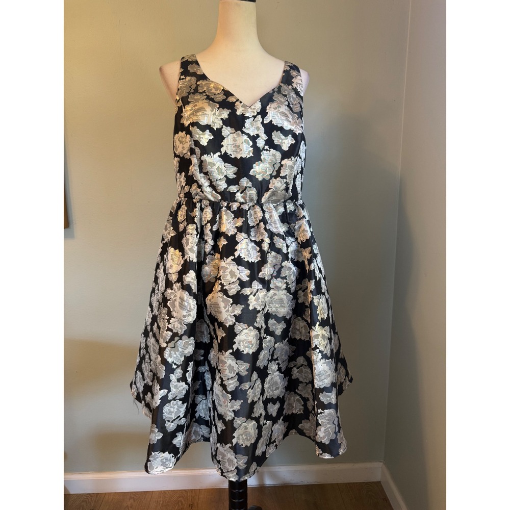 Torrid Black Gold Floral Brocade whimsigoth formal Flare Cocktail Dress 10 NWT y